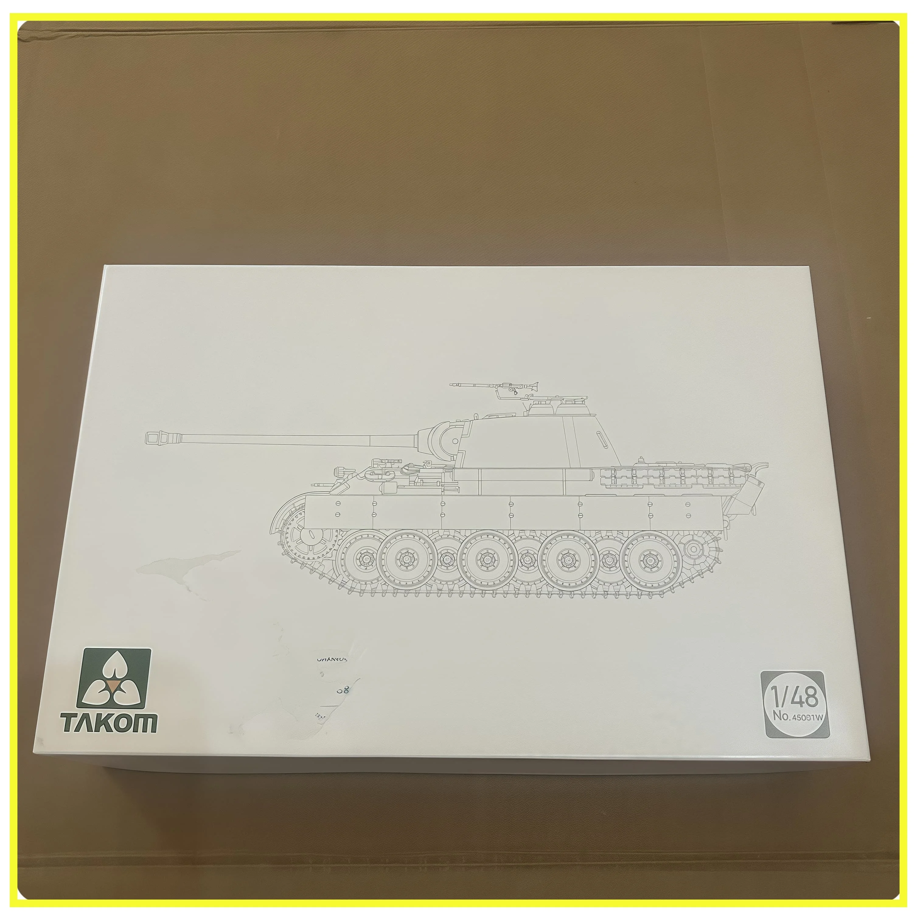 

TAKOM 1/48 4800GIFT1 ГЕРМАНСКИЙ танк с пантерой типа A