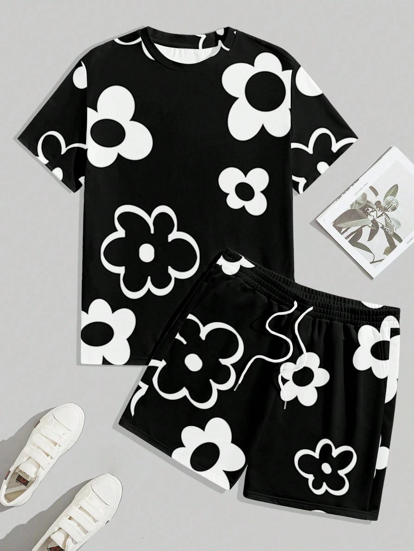 

Fashion Men's Black and White Flower Graphic Print T-shirt Shorts 2-piece Set O-neck Short Sleeve Top Elastic Waist Shorts Set