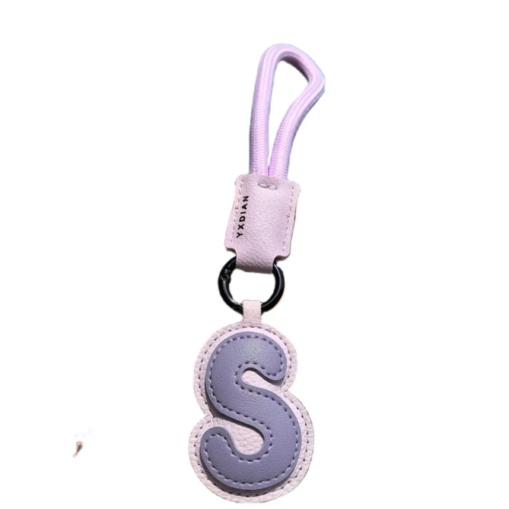 

Sweet 26 Letter Keychain PU Leather Car Keyring Alphabet Key Holder Bag Hanging Charms Ornaments Lucky Letter Pendant Gift