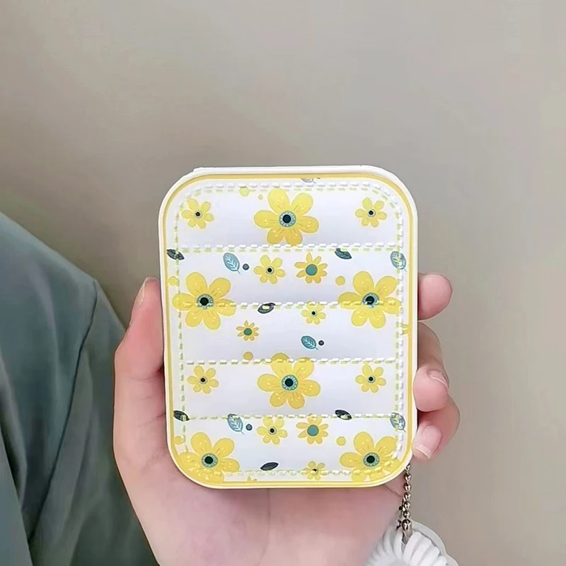 Chrysanthemum Flip-Top Folding Makeup Mirror Portable Pocket Mirror Women Rectangle Cosmetic Make Up Mirror With Comb