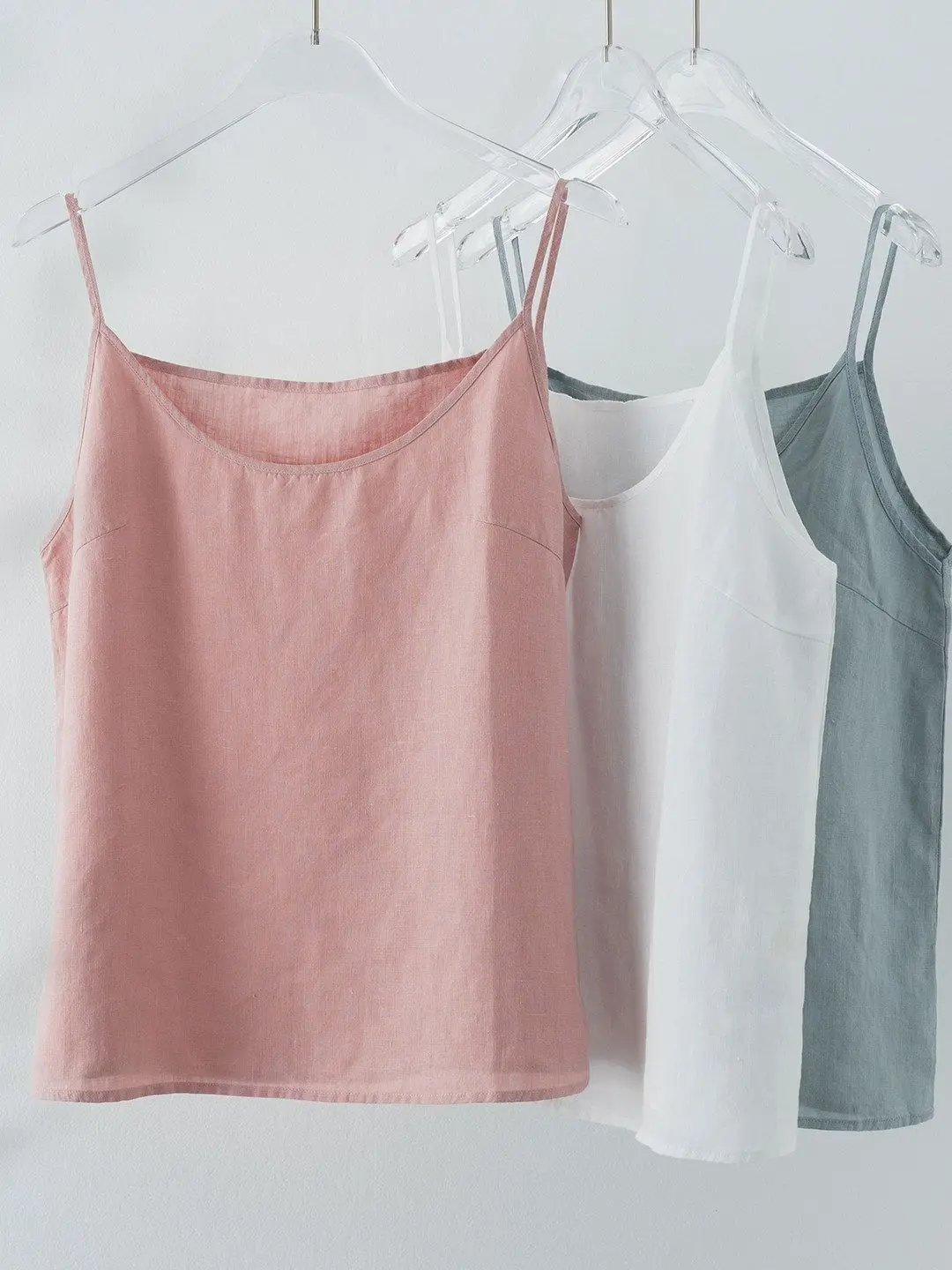 

Dave&di Versatile Sleeveless Vest With Artistic Foundation, Paired With A Cool Camisole Inside