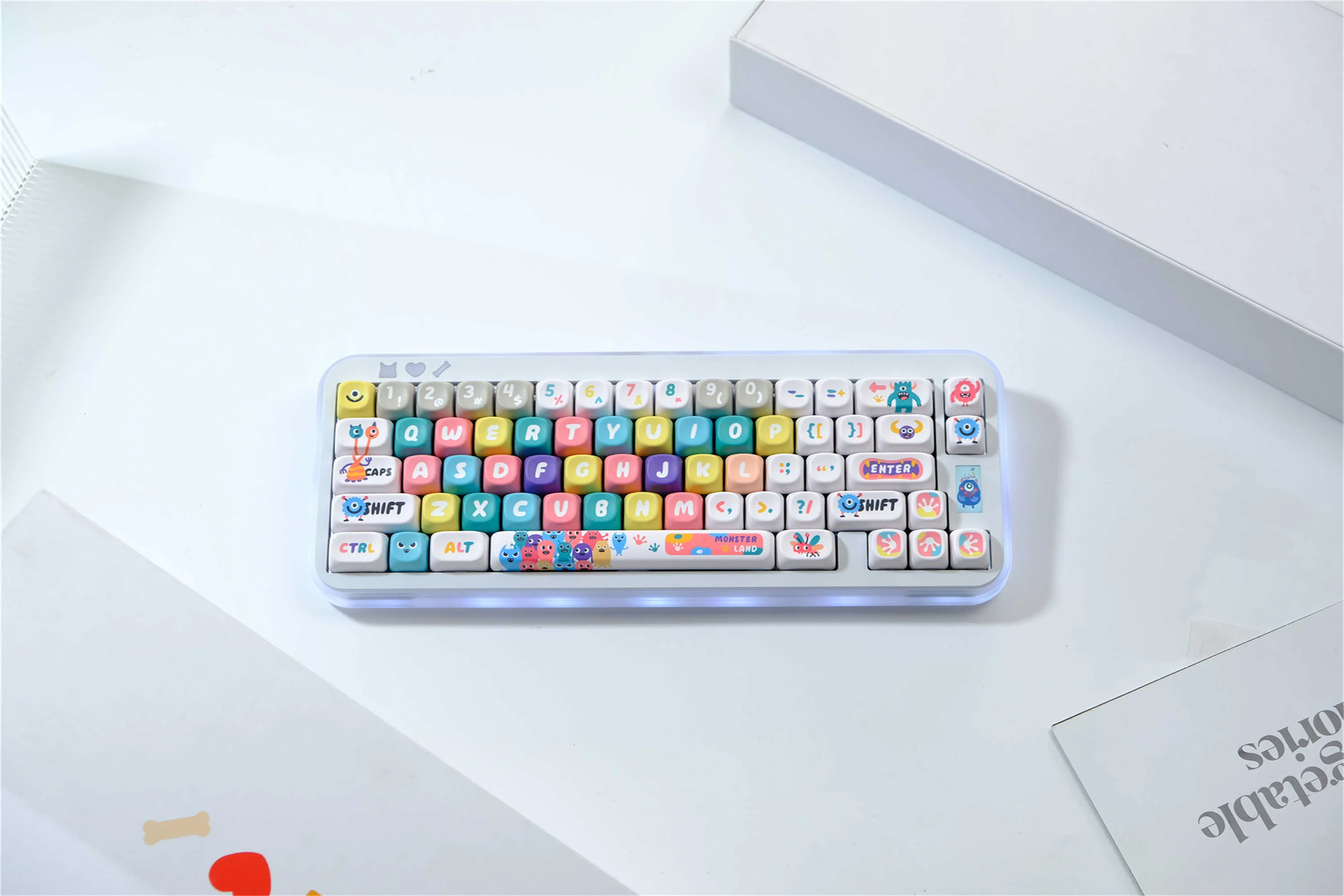 

Little Monster Keycaps 126 Keys PBT Material MOA Profile Wooting DYE-SUB Personalized For CHERRY MX Switch Mechanical Keyboard