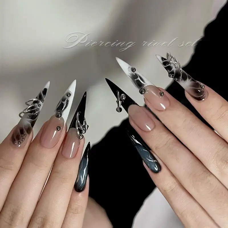 20 stuks nagelbedels ontwerp punk stijl nagelonderdelen legering studs goud zilver curve pijl klinknagel decoratie nagels kunstaccessoires