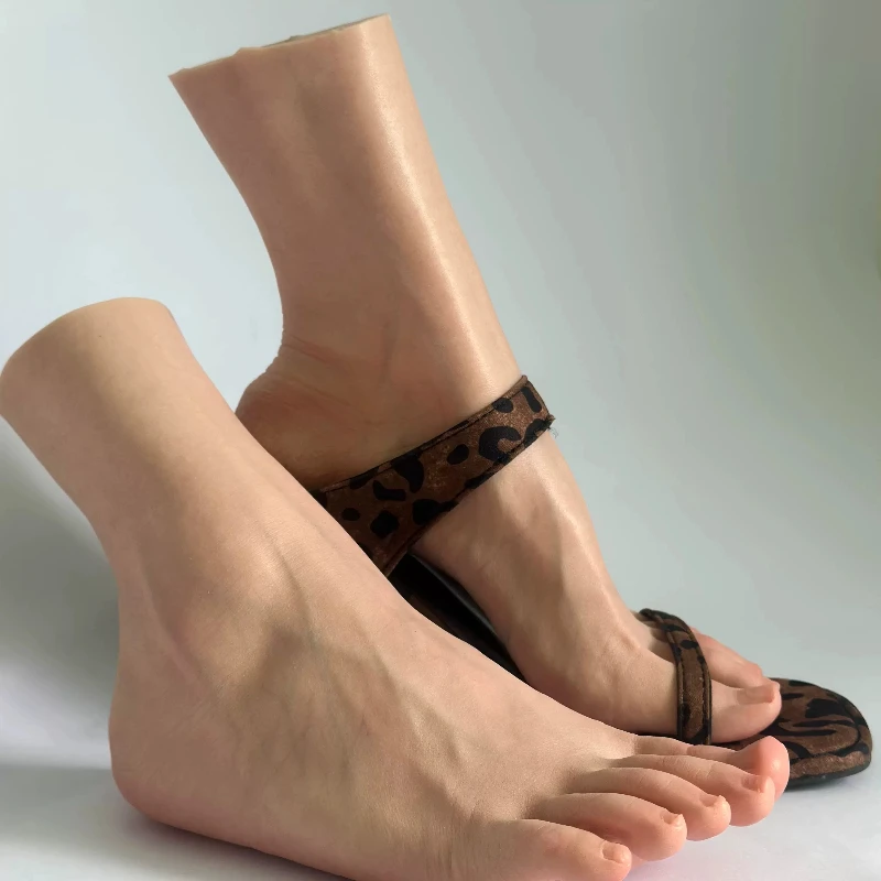Simulated foot model full positioning can shape size 35 shoes and socks manicure live broadcast display props
