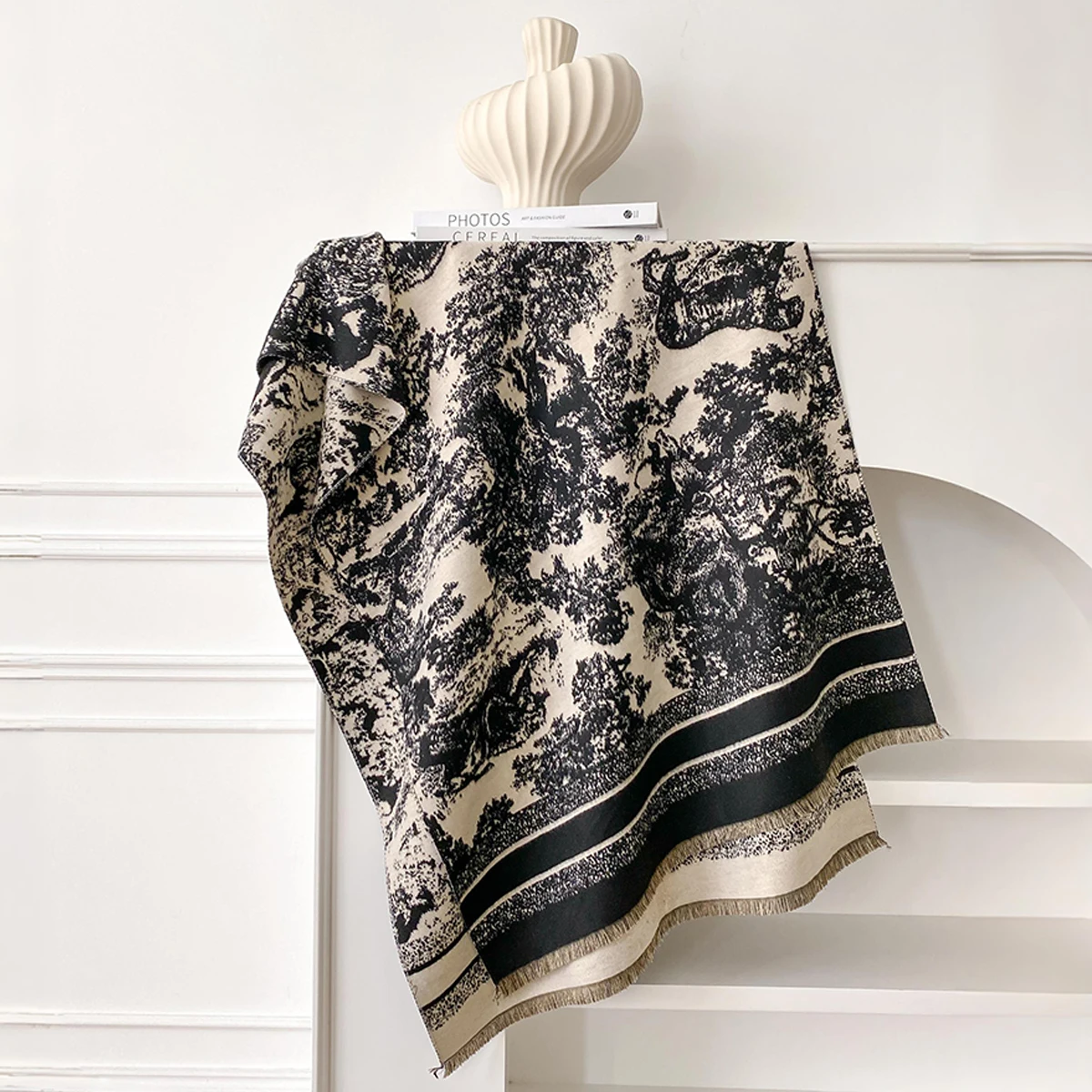 Damen-Kaschmirschal der Luxusmarke 2025, warm, mit Quasten, gestreift, bedruckt, Pashmina-Schal, Foulard und Poncho für den Winter – Detail 2