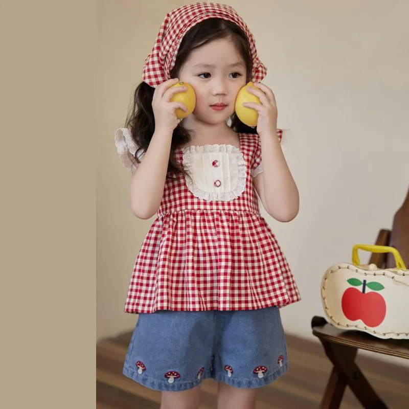 

Girls' Summer Shorts Set New Fashionable Summer Outfit for Young Children, Stylish Baby Plaid Sleeveless Top and Shorts Three-Pi