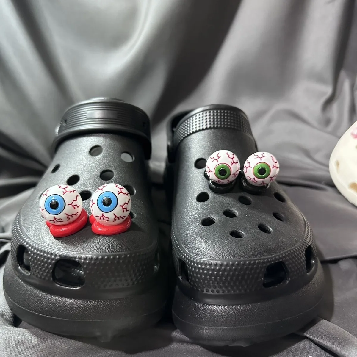

Demon Eye Skull Series Cool Designer Charms Scary Adornment for Clogs Sandals Trendy ootwear Decoration DIY Hot Shoe Accessories