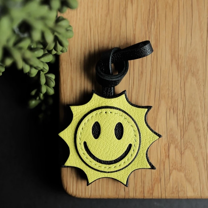 قلادة Little Sun، سلسلة مفاتيح من الجلد الطبيعي مصنوعة يدويًا نقية، حقيبة من جلد الغنم الفرنسي، حقيبة قلادة للهاتف.