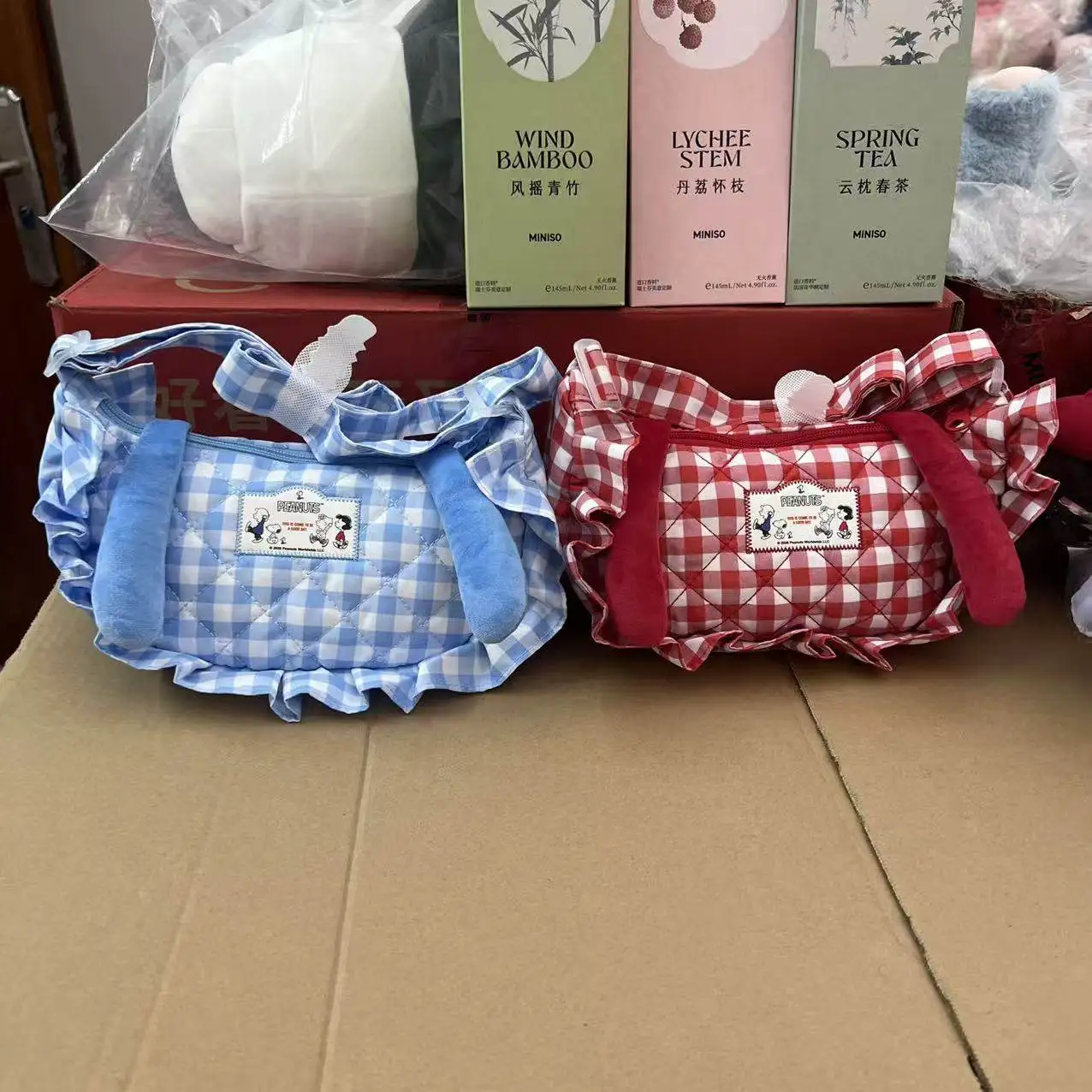 

Snoopy Plaid Series Crossbody Bag with 3D Ears, Lightweight Red Tartan Shoulder Bag for Women, Cute Cartoon Purse Gift