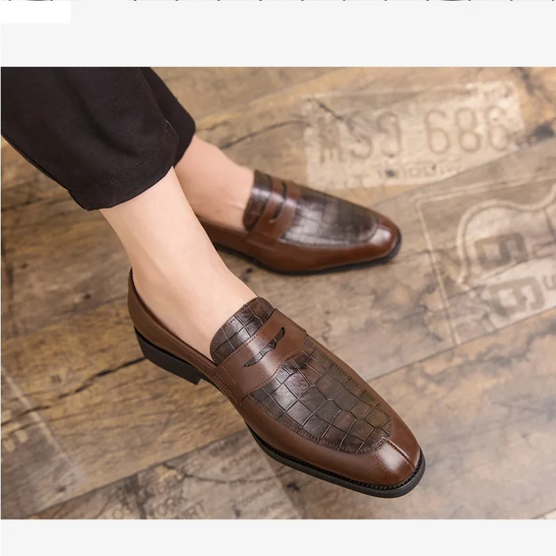 

Men's Leather Shoes with Shallow Toe and Slip-on Design High-quality Flat Soft Comfortable Retro Suitable for Casual Wear.