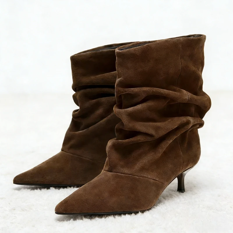 

Роскошные брендовые плиссированные женские ботильоны из коровьей замши с острым носком на котенком каблуке Сексуальная зимняя дизайнерская женская обувь на высоком каблуке