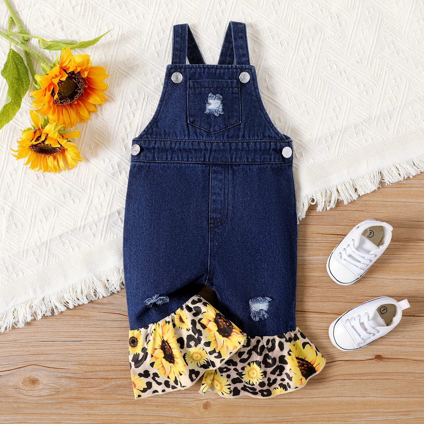 

PatPat Baby Girl 100% Cotton Sunflower Print Ruffle Hem Ripped Denim Overalls