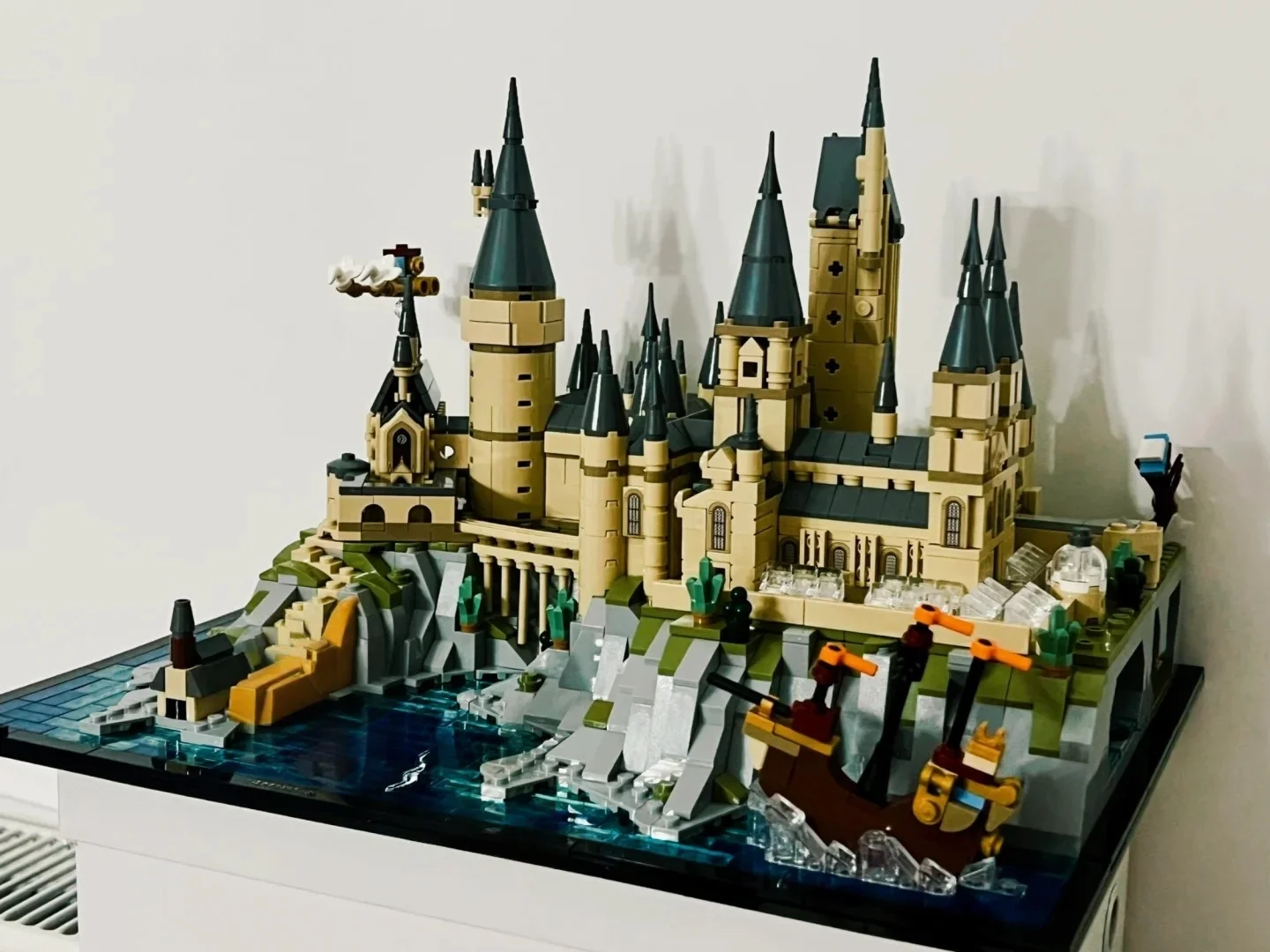 

MINISO Magic World Model Toy Harry Children's Gift MOC Hogwarts Castle and Courtyard Boy Assembly Toy Site Building Block Model