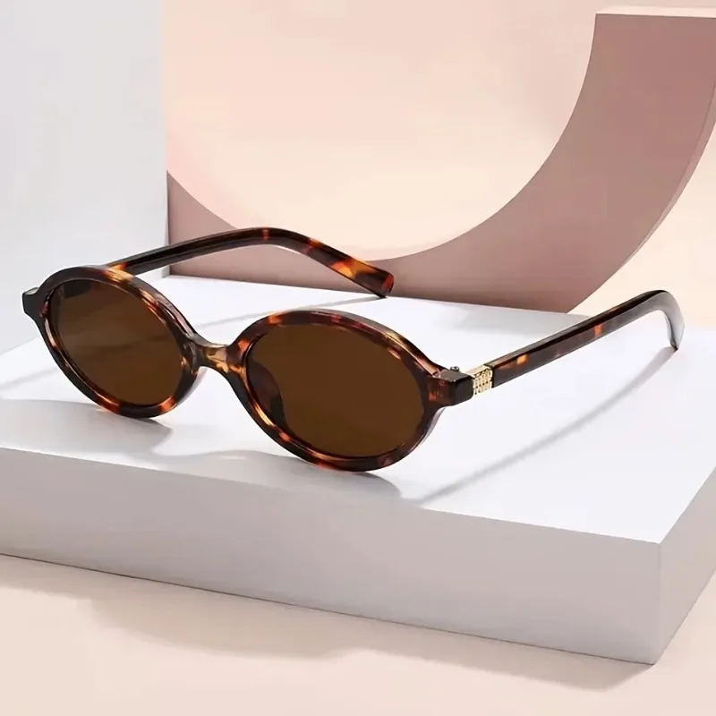 Ovale Damenbrille im Y2K-Stil, kleiner Rahmen, modische Vintage-Sonnenbrille mit Dekorationsfunktion für Damen und Herren, UV400-Brille