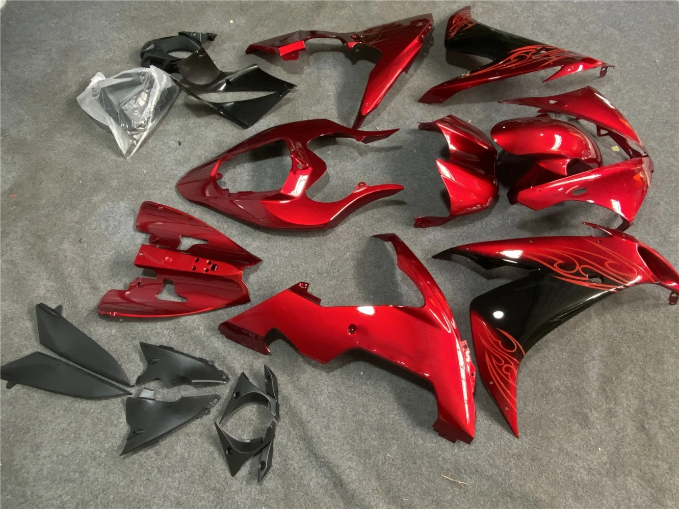 Motorcycle Fairing Kit Suitable for Yamaha R1 04-06 YZF1000 2004 2005 2006 Fairing Black Burgundy