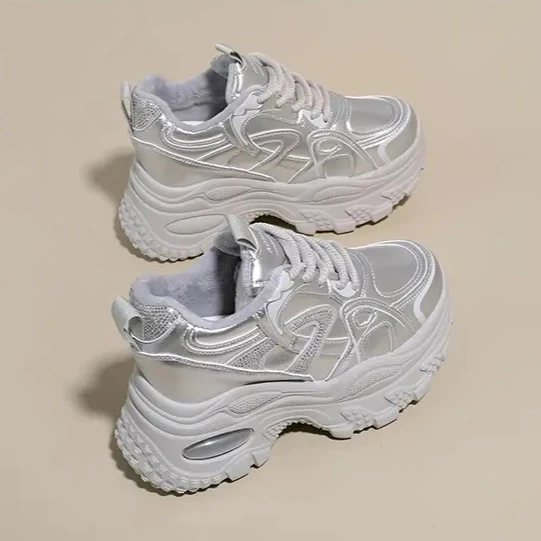 

2026 Новые осенне-зимние туфли для папы, универсальная повседневная спортивная обувь в корейском стиле на толстой подошве, увеличивающая рост для женщин