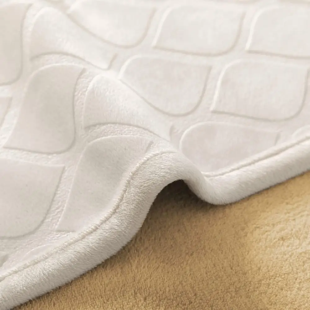 بطانية كلب مخملية مغربية مريحة - رمي للحيوانات الأليفة مقاوم للماء والقطيفة للأريكة (82 × 102 بوصة، كريمي ورمال)