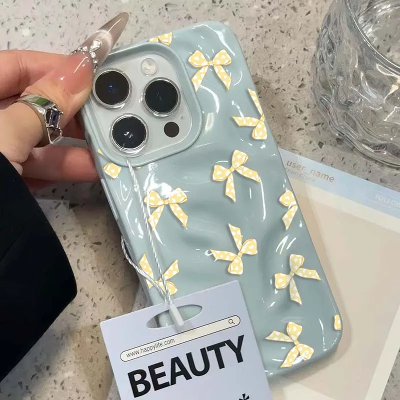 Рисунок 2 - Чехол с текстурой Sweet Yellow Bow Folds для iPhone 16