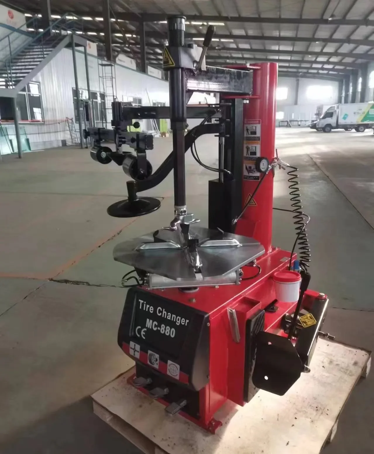 

-Automatic Tyre Changer And Wheel Balance Machine Combo Workshop Tire Changer And Wheel Balancer
