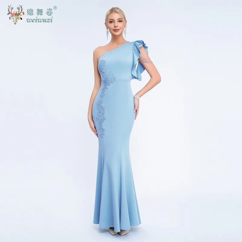 

The Latest One Shoulder Slanted Collar Embroidered Diamond Embellished Evening Dress Is An Elegant Long Slim Fishtail Skirt