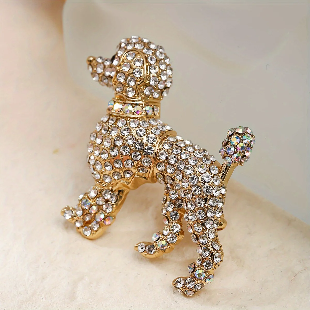 Luxury Vintage Palace Style Full Crystal Dog Exquisite Badges Pin For Women Men Fashion Shining Boutique Animal Pet Brooch