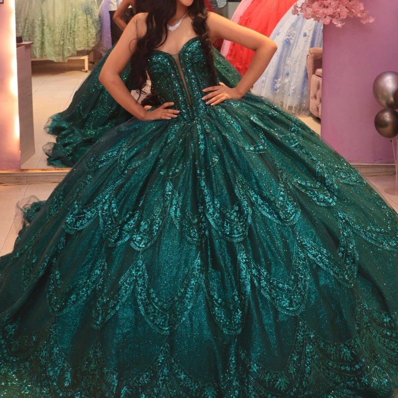 

Темно-зеленое блестящее платье для квинсеаньеры с открытыми плечами, бальное платье для Sweet 16, с пайетками, аппликациями, кружевом, бисером, кристаллами, бантом, из фатина, на день рождения
