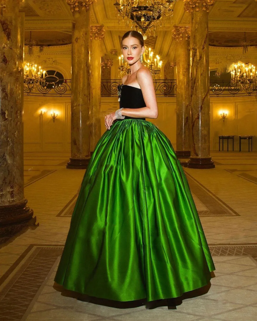 Pretty Ball Gown Satin Skirt Shiny Silk Pleated Green Women Long Perform Skirt Floor Length Elegant Prom Skirts Custom Made