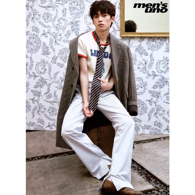 Zi Yu Cover of Mensuno Magazine August 2025 Issue Included in Sales Zi Yu AB Cover + Poster + Photo Card + Hidden Photo Card