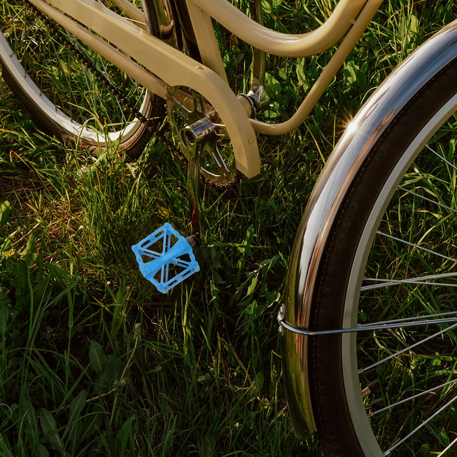 

1Pair Aluminium Alloy Bike Pedal Durable Professional Rolling Ball Bicycle Pedal Lightweight Stable for Mountain Cycle