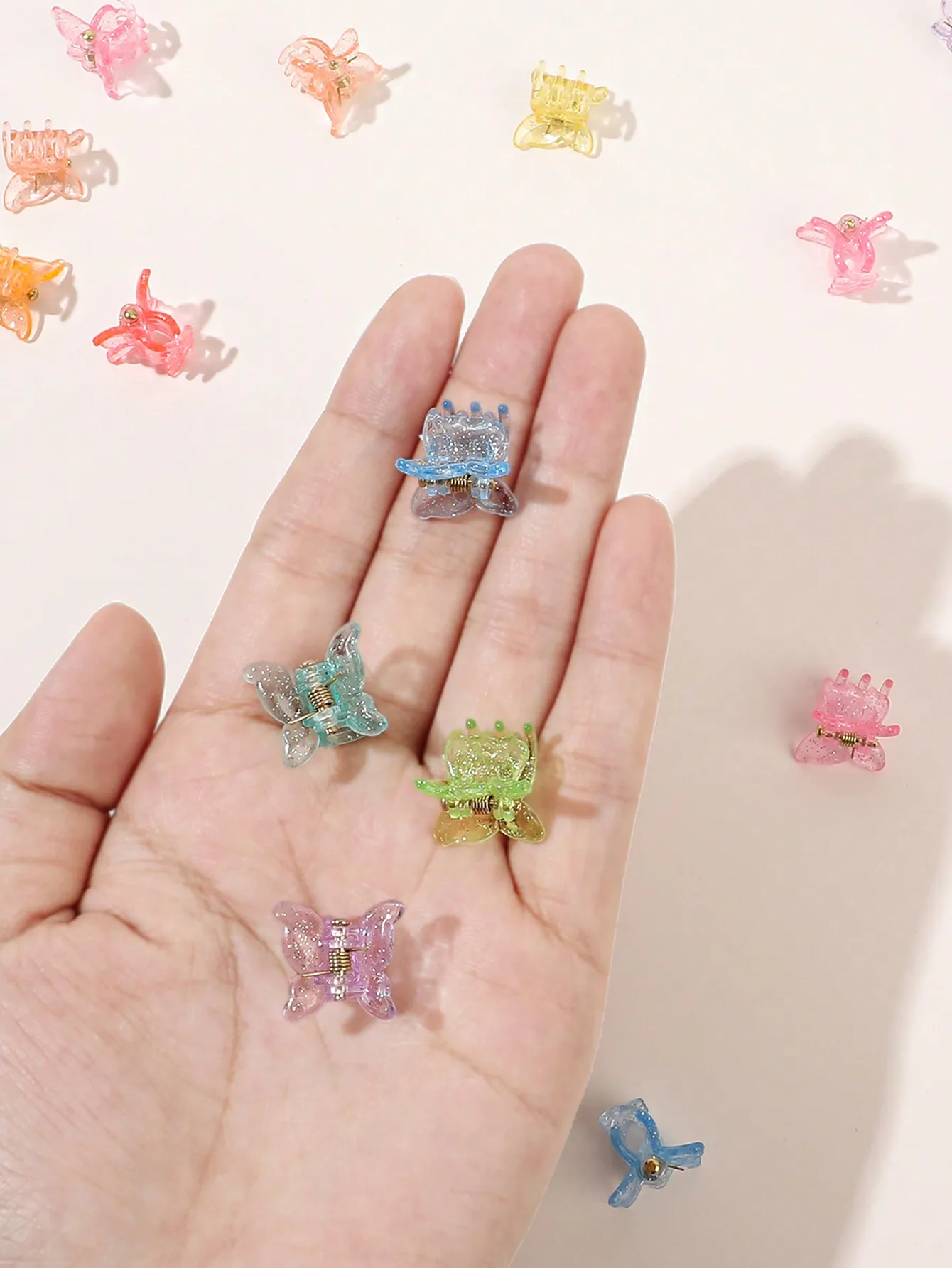 50-teiliges Mini-Schmetterlings-Haarklammern-Set in verschiedenen Farben, schöne Haarklammern, Zubehör für Frauen, Mädchen, Babys – Detail 9