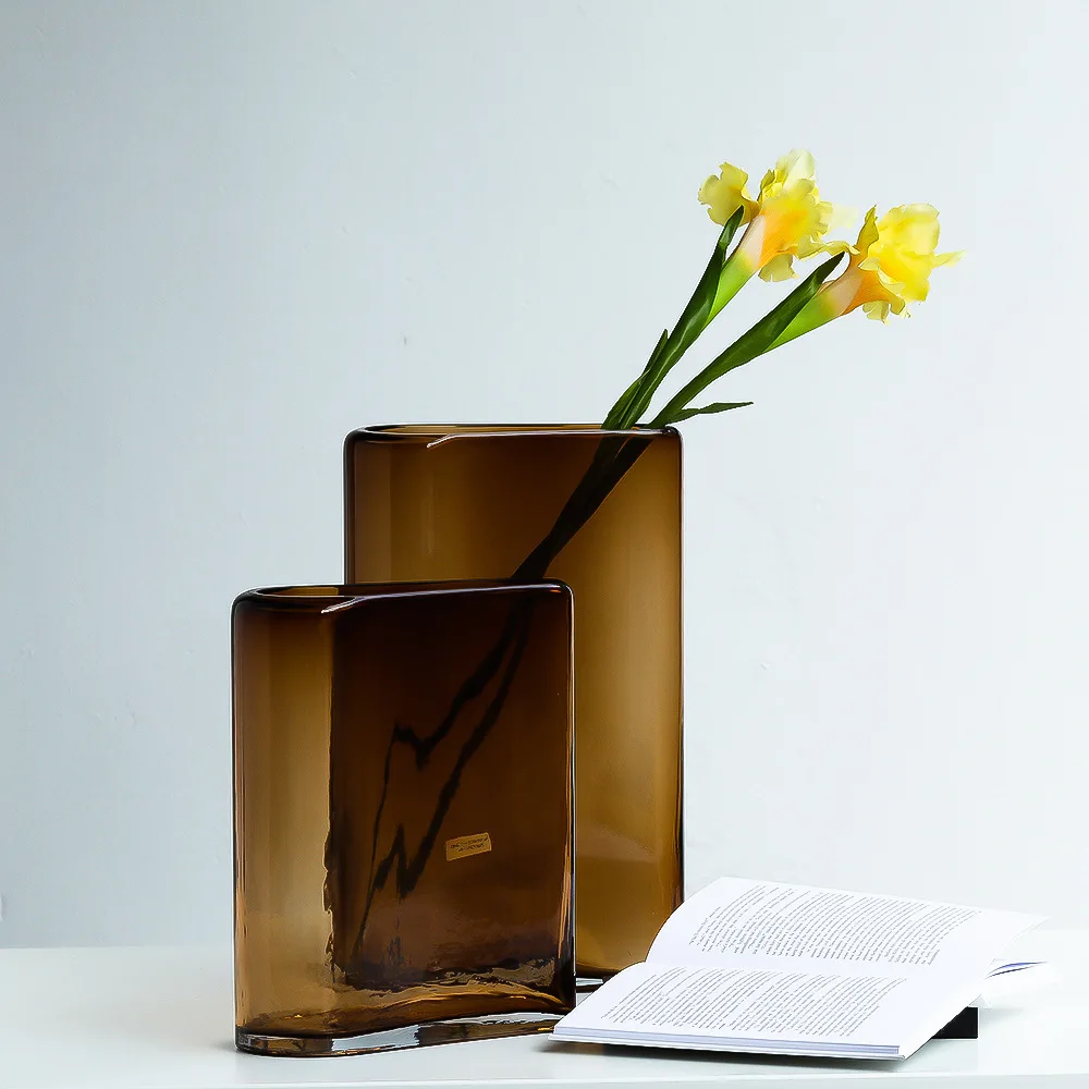 Advanced Italian Minimalist Irregular Large Flat Bucket Flower Growing Glass Vase Nordic Simple Design New Desktop Flower Device