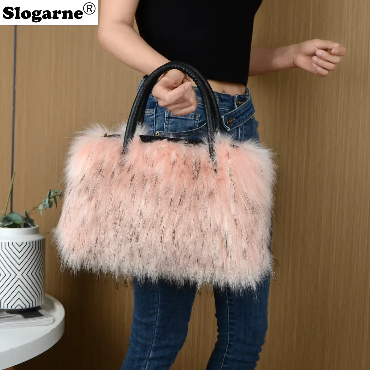 2024 New Raccoon Fur Bags Women Fashion Portable Faux Fur Handbags Winter Soft Warm Bag Girls Fluffy Large Capacity Tote Purse