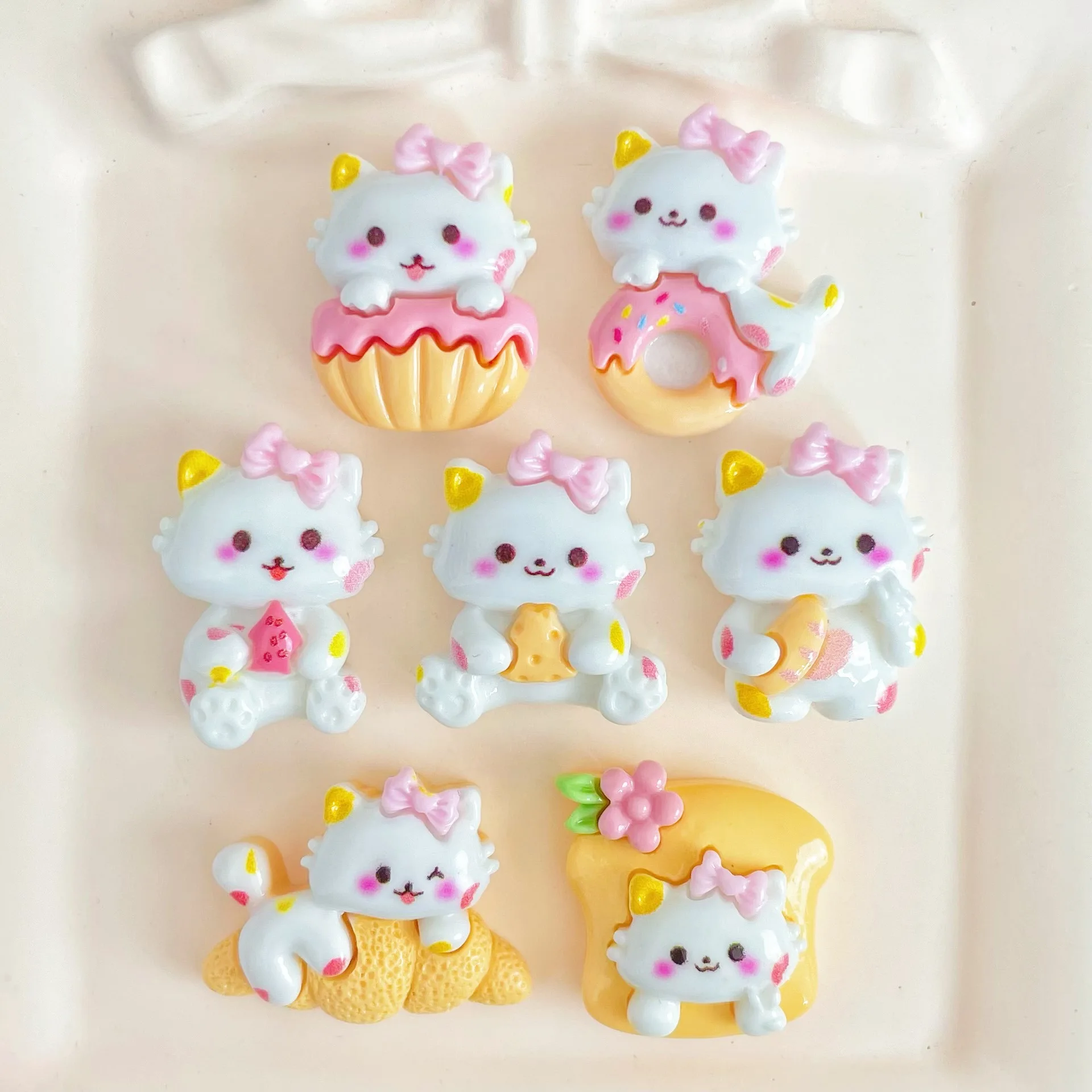 

100pcs Kawaii Cartoon Cute Kitten Resin Flatback Cabochon DIY Scrapbooking Crafts Making Headgear Accessories