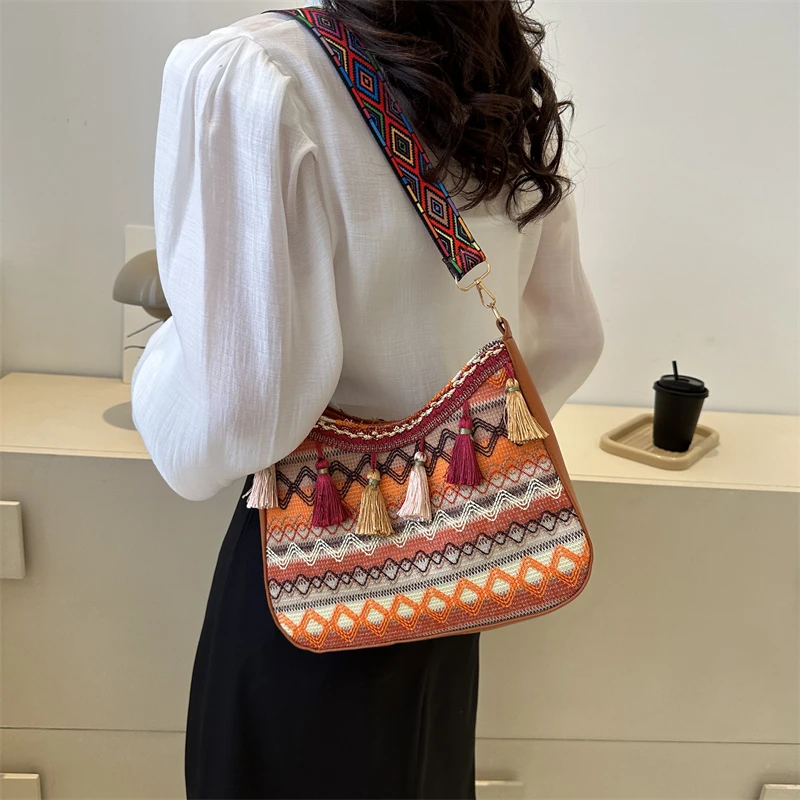 Semplice Casual cento signore ricamato borsa di tela floreale moda nappa tendenza etnico vento tessuto borse a tracolla singola spalla