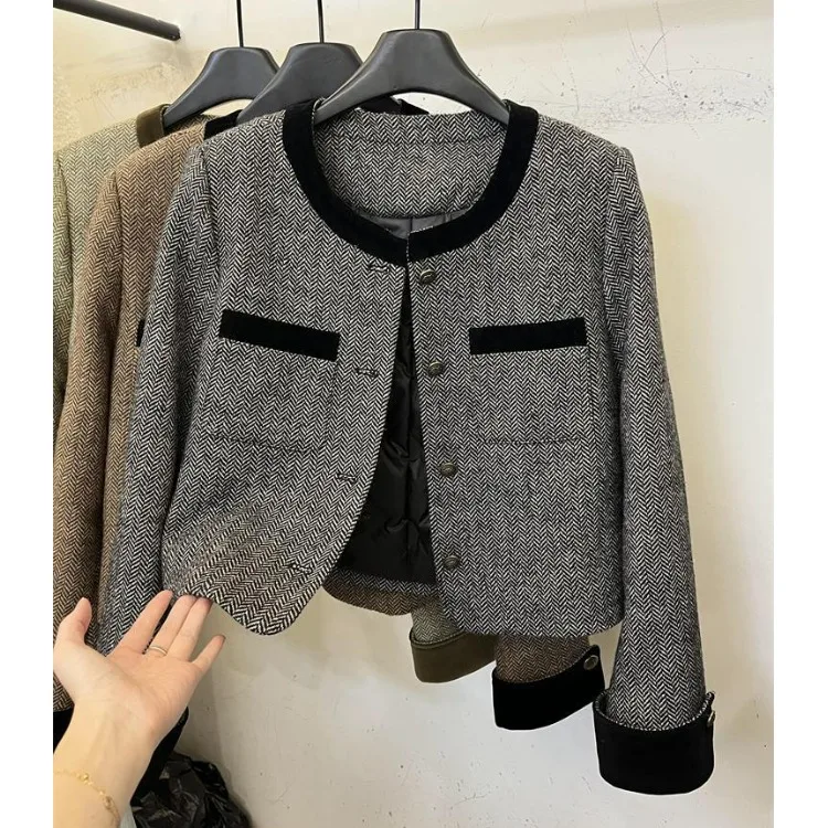 الشتاء Thiened Fce اصطف ort القطن Jaet المرأة الدافئة Sli Faionable الخريف الشتاء جديد Sle ملابس خارجية معطف