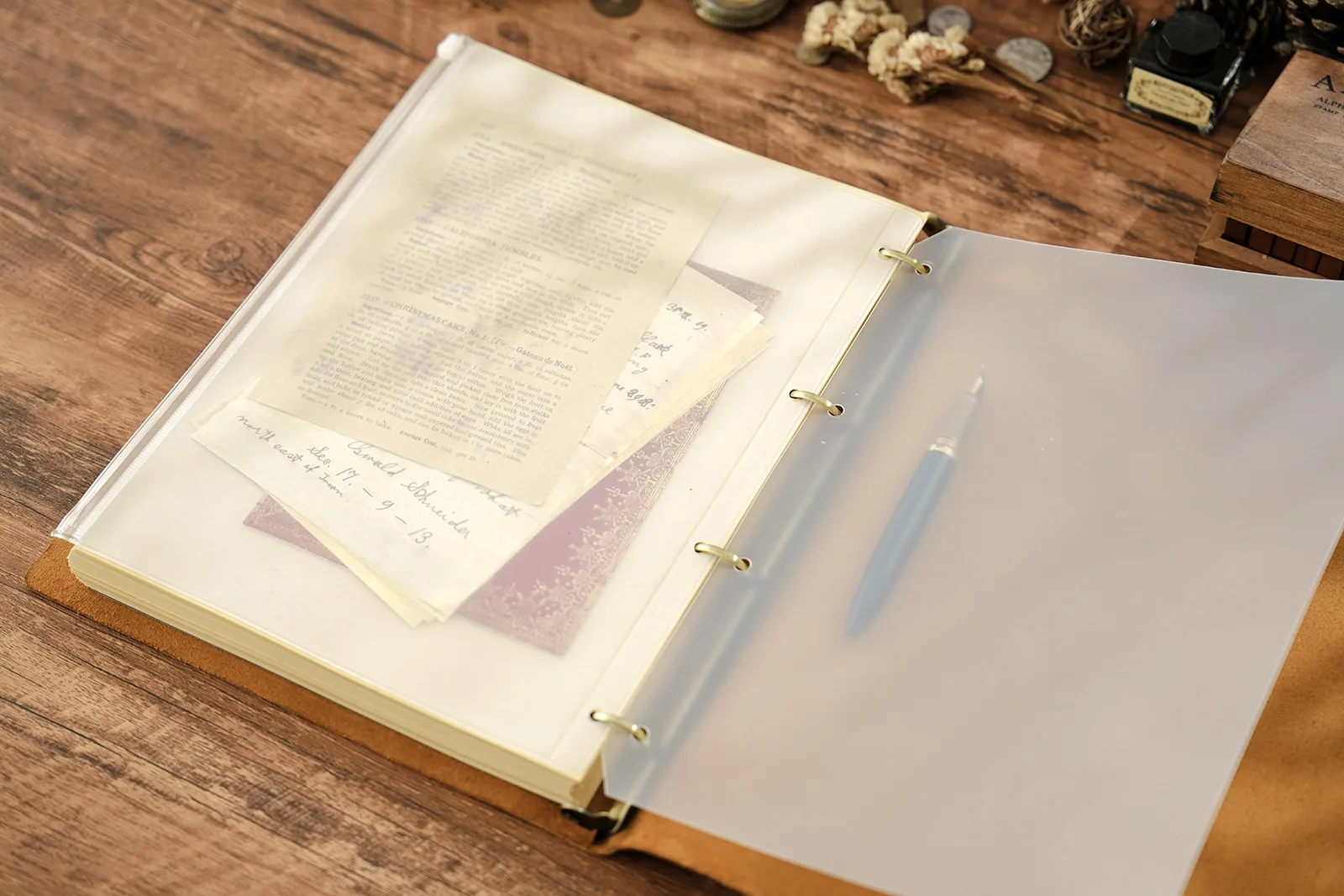 AIGUONIU Ringplaner aus echtem Leder im A4-Format mit 4-Loch-Binder, Retro-Notizbuch, vertikale Version, neutraler Notizblock, Skizzenbuch – Detail 34