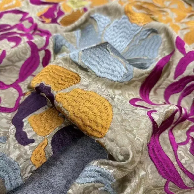 Heavy-duty silk and wool jacquard embroidery fabric for high-end custom-made autumn winter new  outerwear cotton-padded