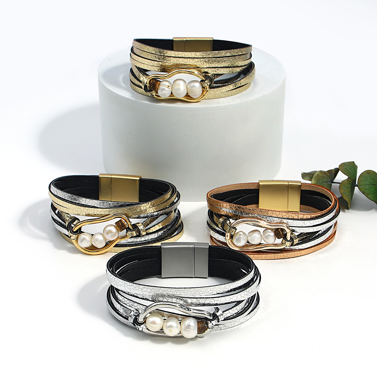 

Amorcome Bohemian Fashion Pearls Beads Leather Bracelet for Women Geometric Metal Circle Charm Wrap Wide Bracelet Female Jewelry