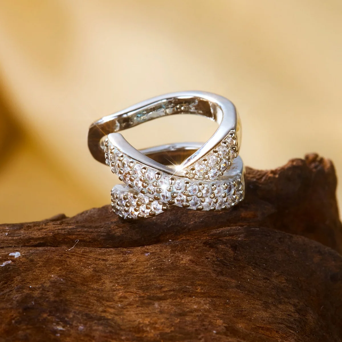 1 Stück minimalistischer, mit CZ-Zirkonia besetzter Kreuz-Ohrclip für Damen und Herren, trendiger, zierlicher, geometrischer Ohrclip, vielseitiger Schmuck – Detail 17