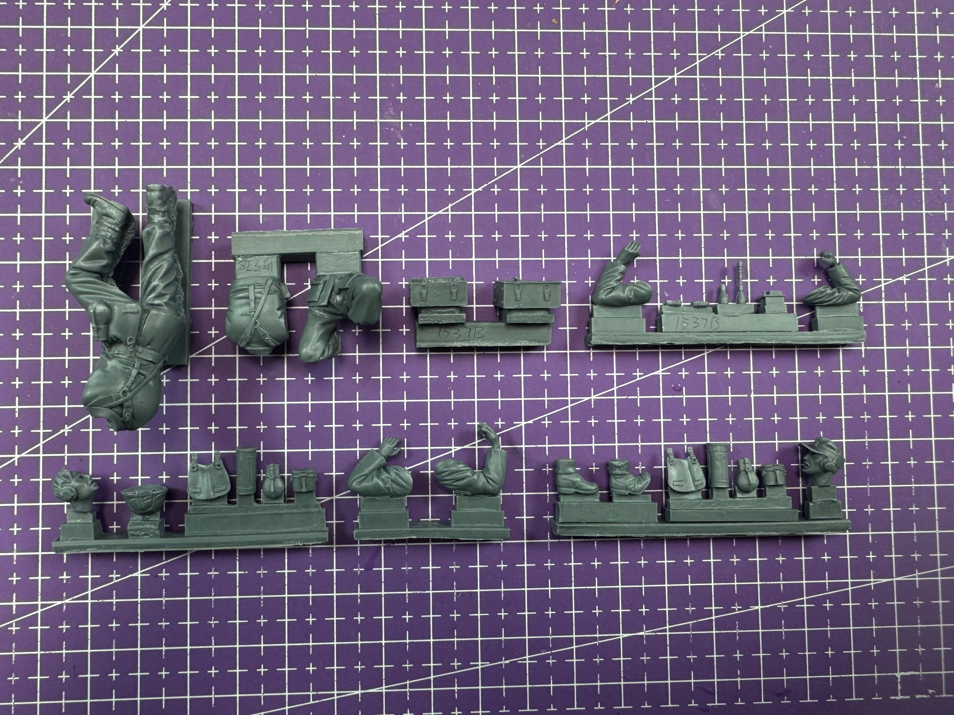 

1: 35 Resin Model Assembly Kit, Resin Combat Soldier 2-person Team, Unpainted Needs To Be Assembled