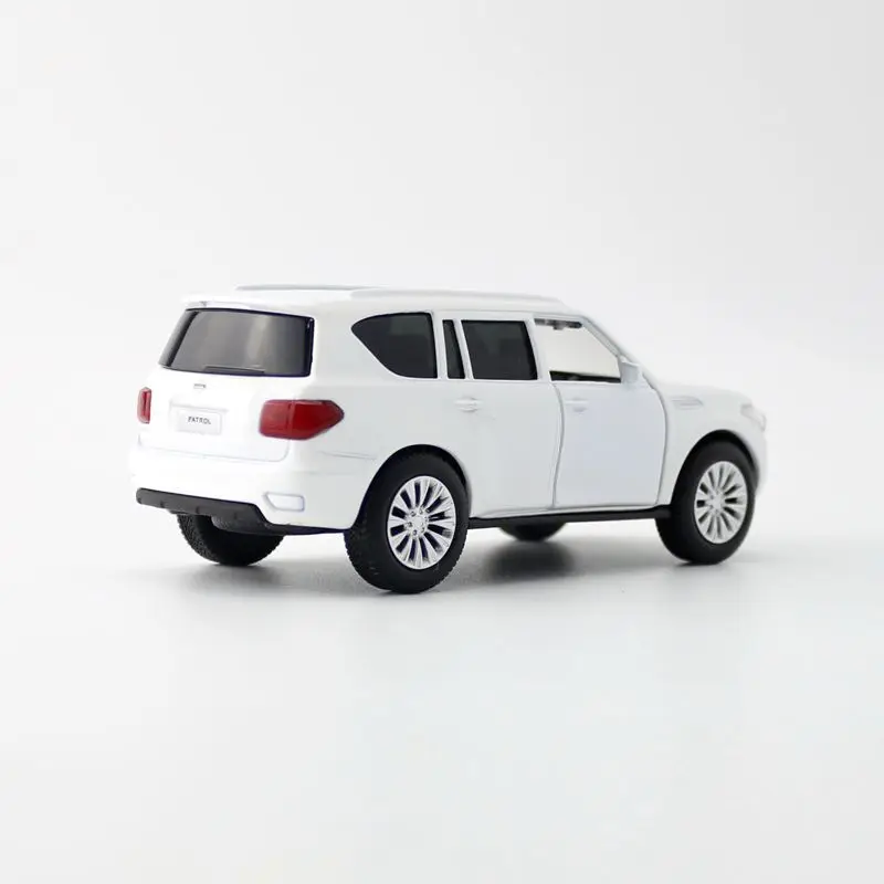 JKM-Véhicule tout-terrain en alliage moulé sous pression, modèle de voiture SUV, jouet avec dos côtelé, cadeaux pour enfants, collection de jouets, Patrol Y62, 1:36