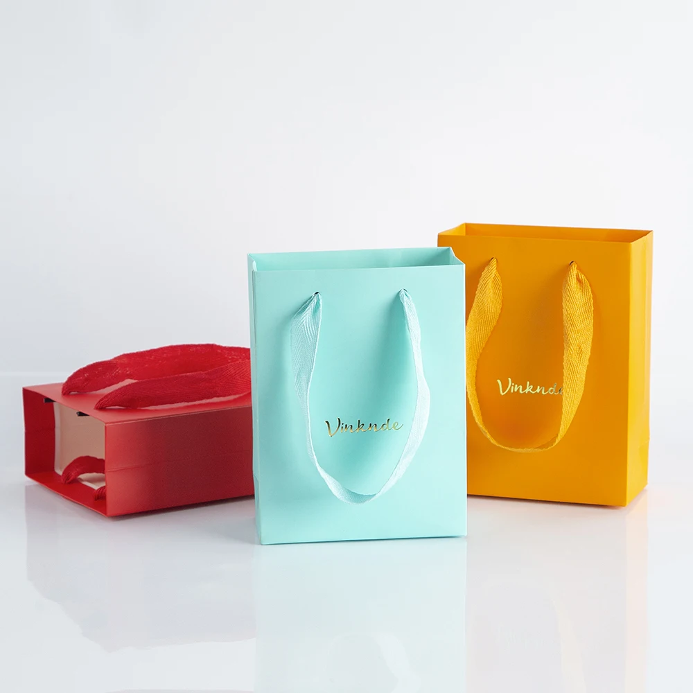 50pcs Custom Logo Festival Gift Kraft Paper Tote Bag Shopping clothes Bags DIY Candy Color Black white Paper Bag with Handles