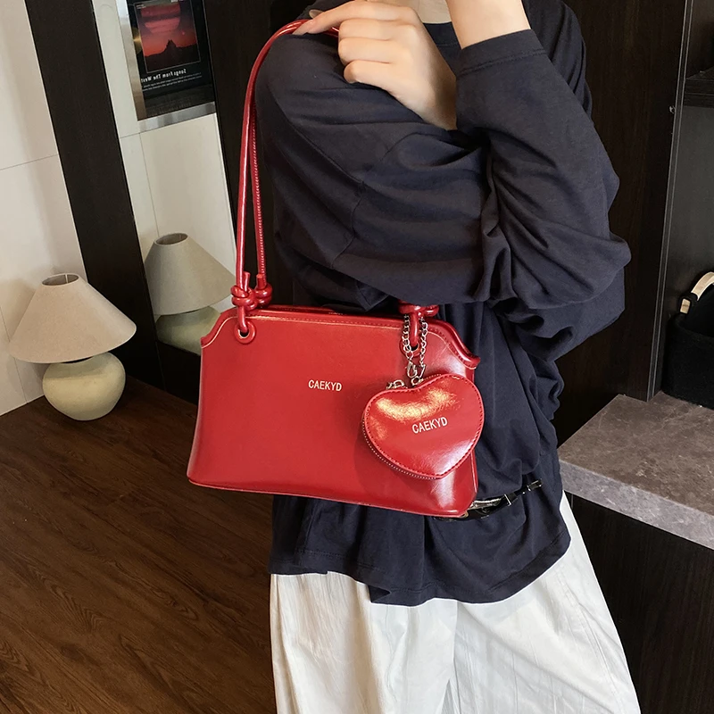 

Elegant Red Oil Wax Leather Shoulder Bags Women's Trend Texture Letter Design Handbags Versatile Simple Temperament Underarm Bag