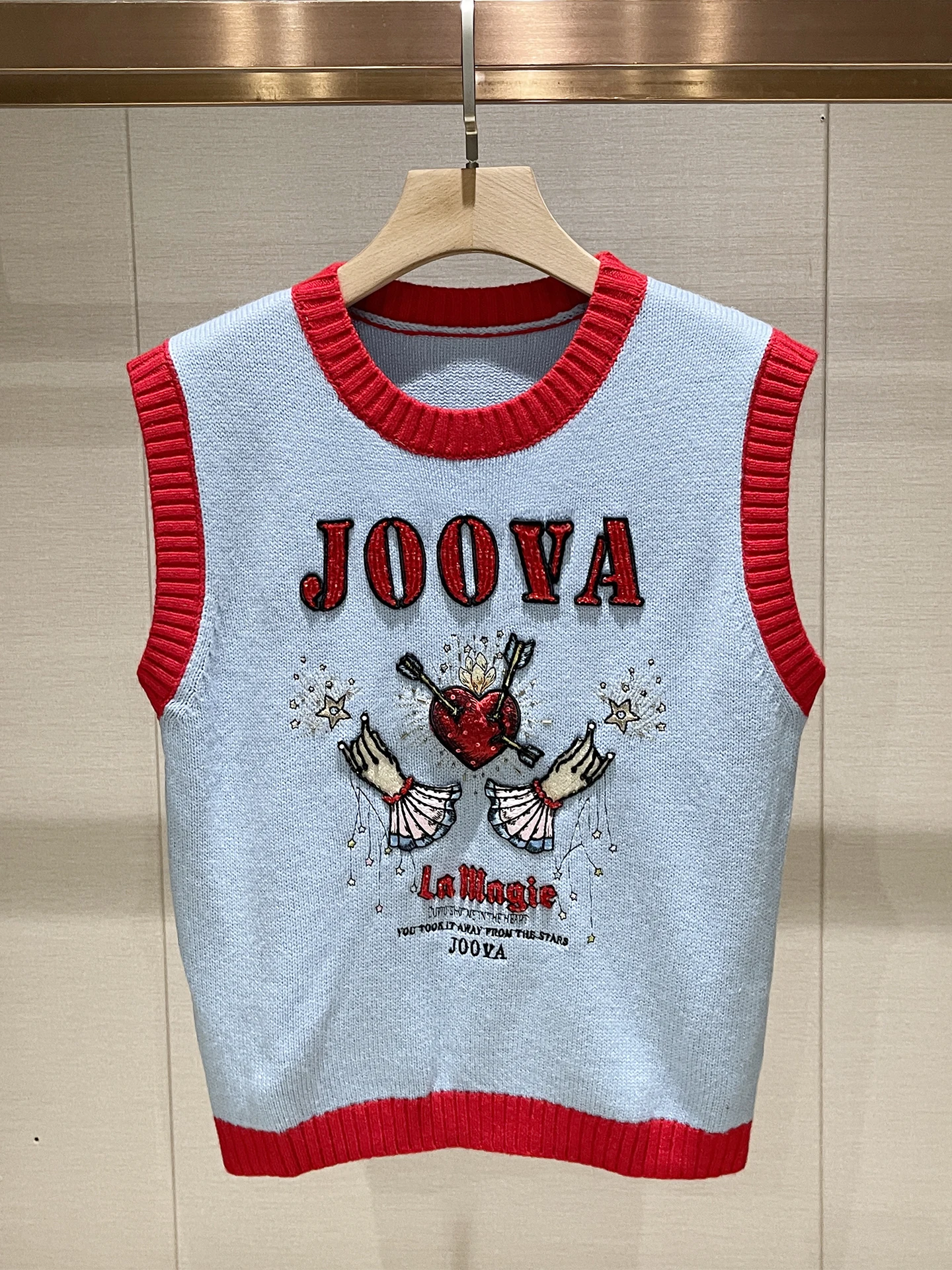 

Вязаный жилет с вышивкой Svel, женская повседневная одежда, зима 2025, новинка, легкий вес