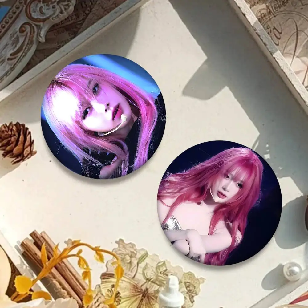 Singer G-Giselle Badges Round Laser Badge Brooch Clothes Backpack Accessories Lapel