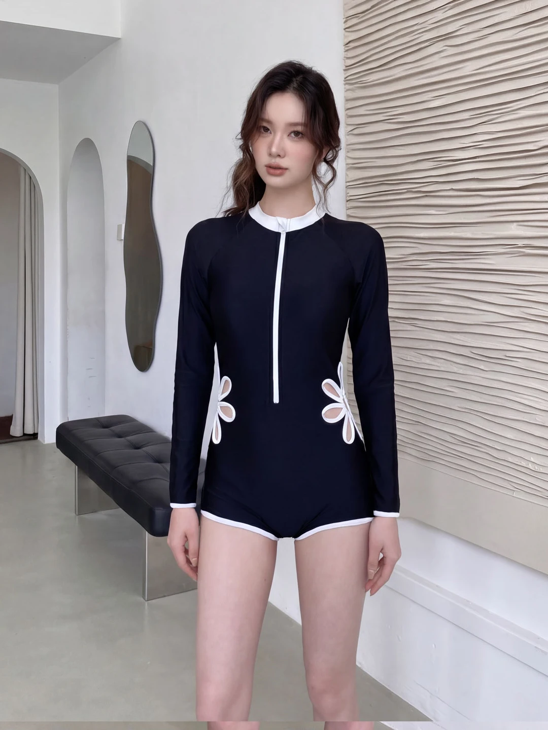 Conservative Style One-Piece Swimsuit Women's Long Sleeve Cover-Up Thermal Vacation Swimming Suit Slimming Belly Cover