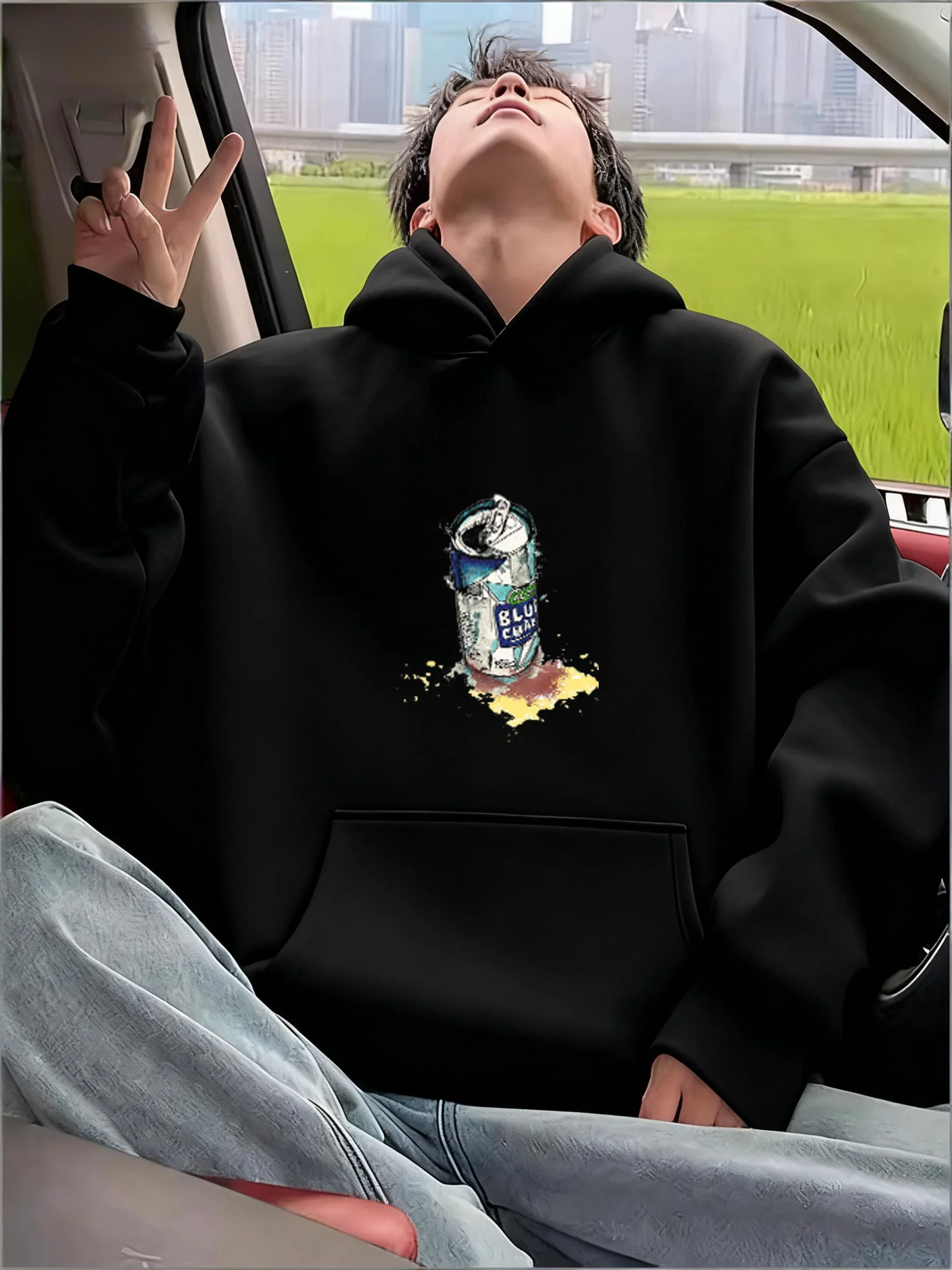 

The 330-gram heavyweight men's and women's sportswear of the millennium streetwear brand in 2025 jojo bizarre adventure harajuku