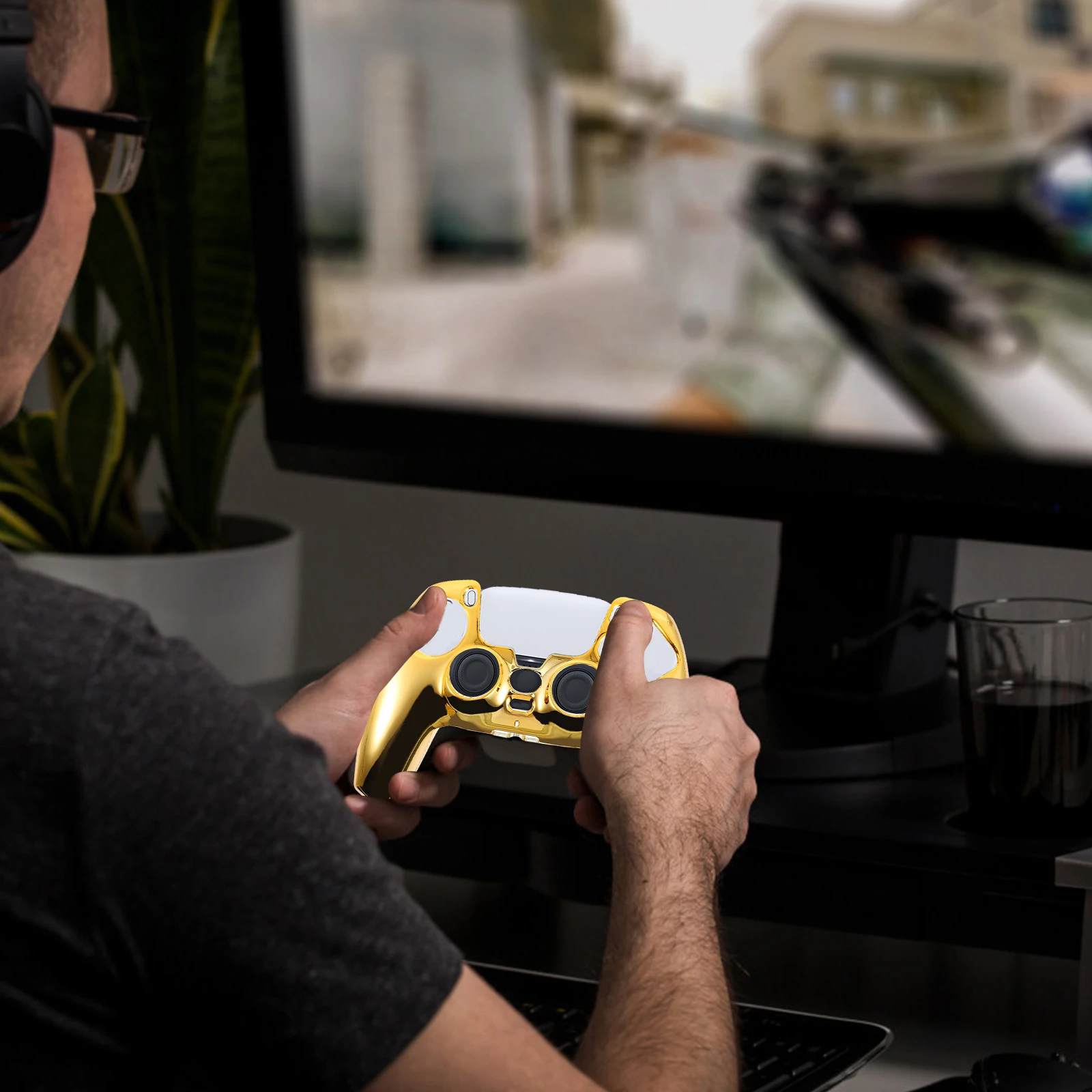 

1Pcs Durable Electroplated Gold Gamepad Protective Cover Comfortable Plastic Protector Easy Installation Gamepad Accessories