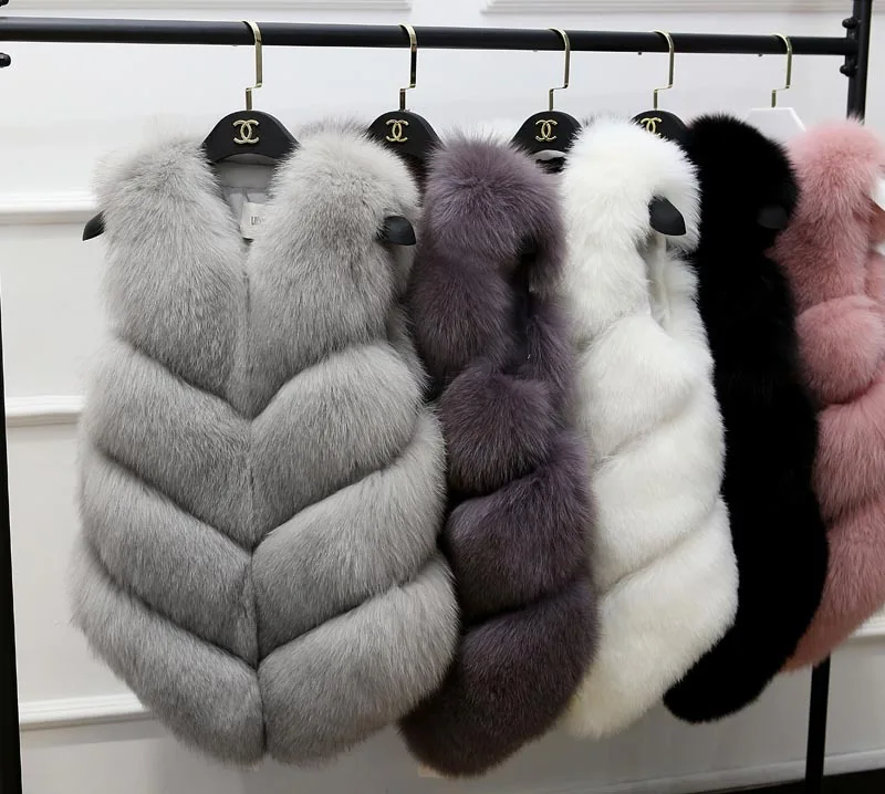 

Sleeveless Jacket for Women Fox Fur Vest 2025 Winter Fox Fur Jacket Women Short Artificial Fur Coat Elegant Female Warm Vest