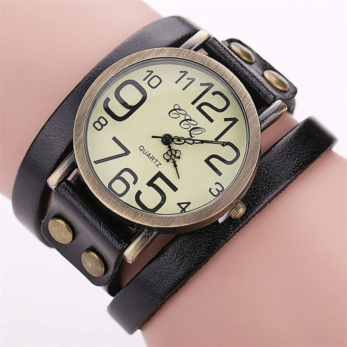 Unisex watches with Arabic numerals, casual style, vintage design, long leather strap, quartz watches for men and women.